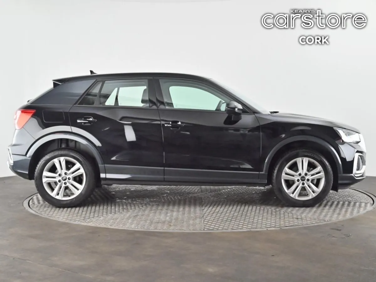 Audi Q2 30 Tfsi 110HP SE - Image 2