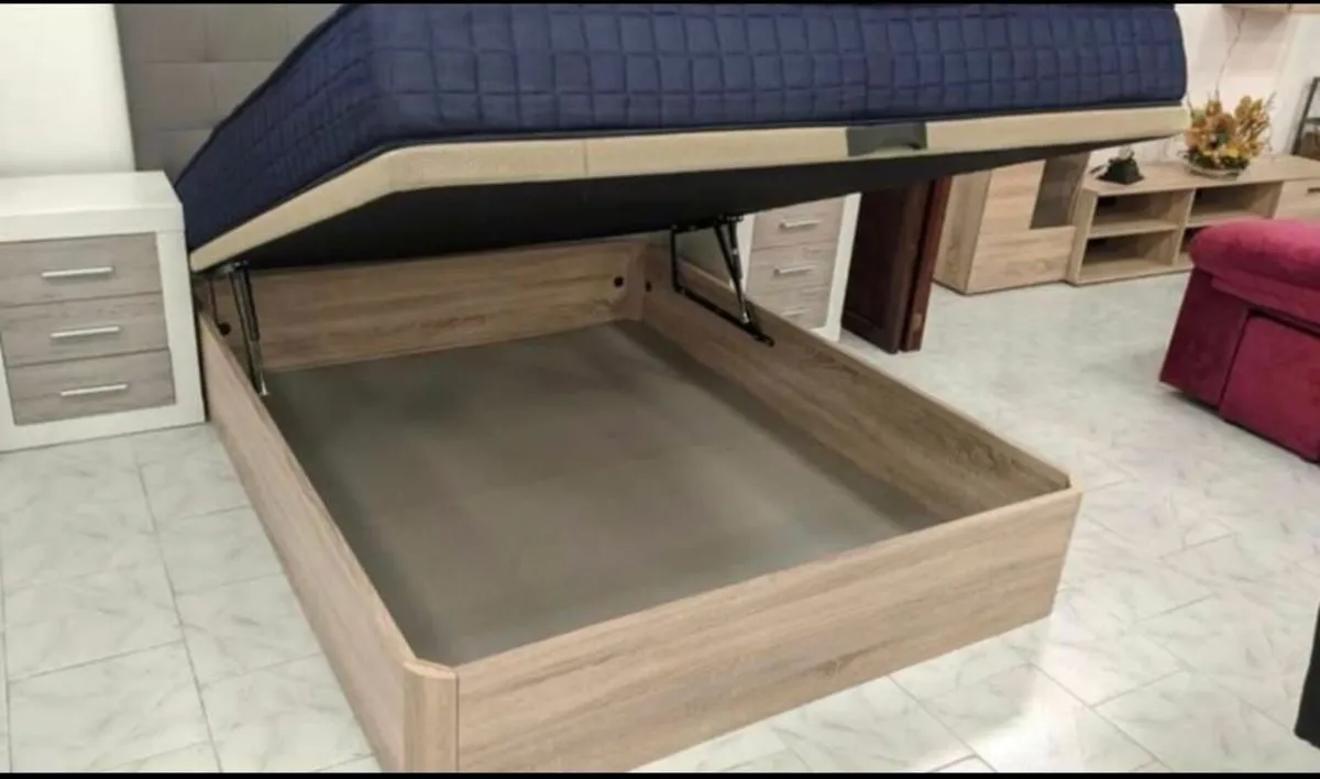 Oak Ottoman Storage Bed – Stylish Space, King size - Image 1