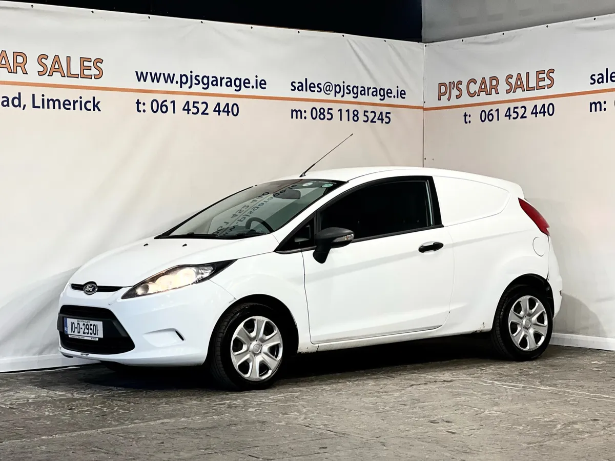 Ford Fiesta, 2010 - Image 1