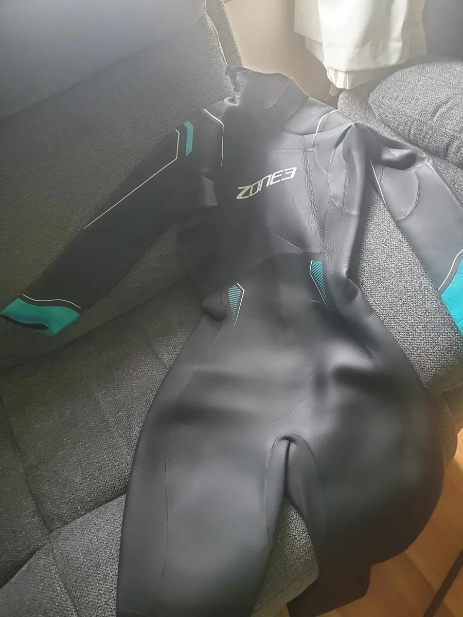 ZONE3 Azure 2.0 Women's Wetsuit Size L - Image 1