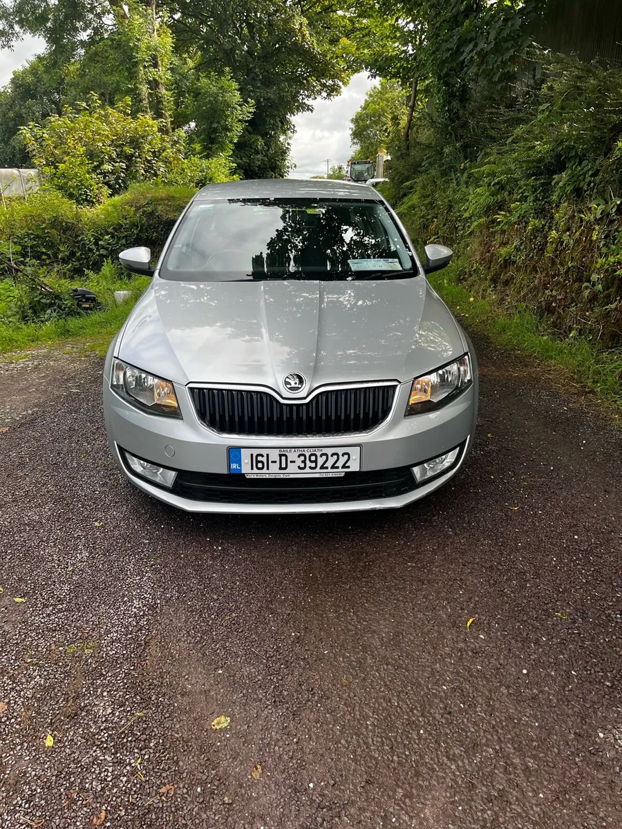 Skoda Octavia Automatic 1.6 Diesel - Image 2