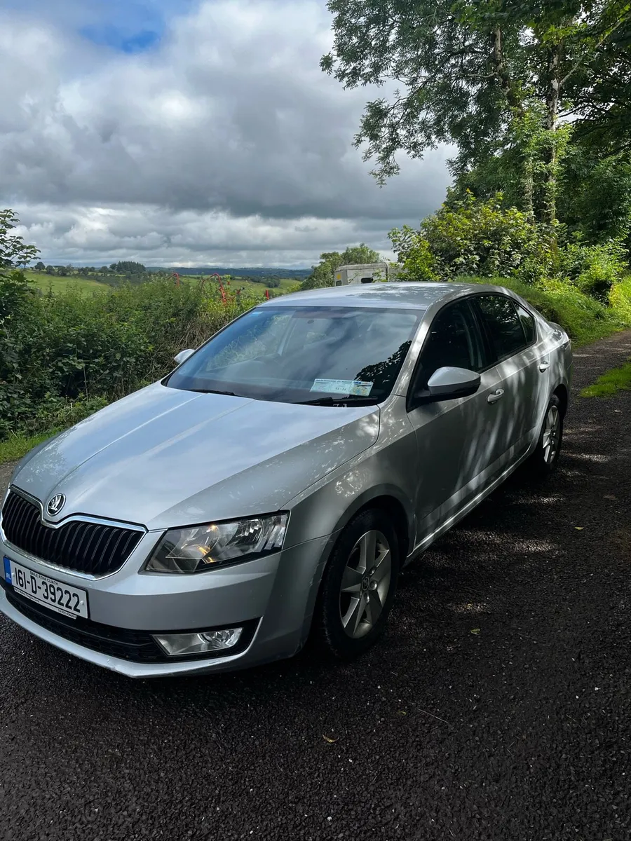 Skoda Octavia Automatic 1.6 Diesel - Image 3