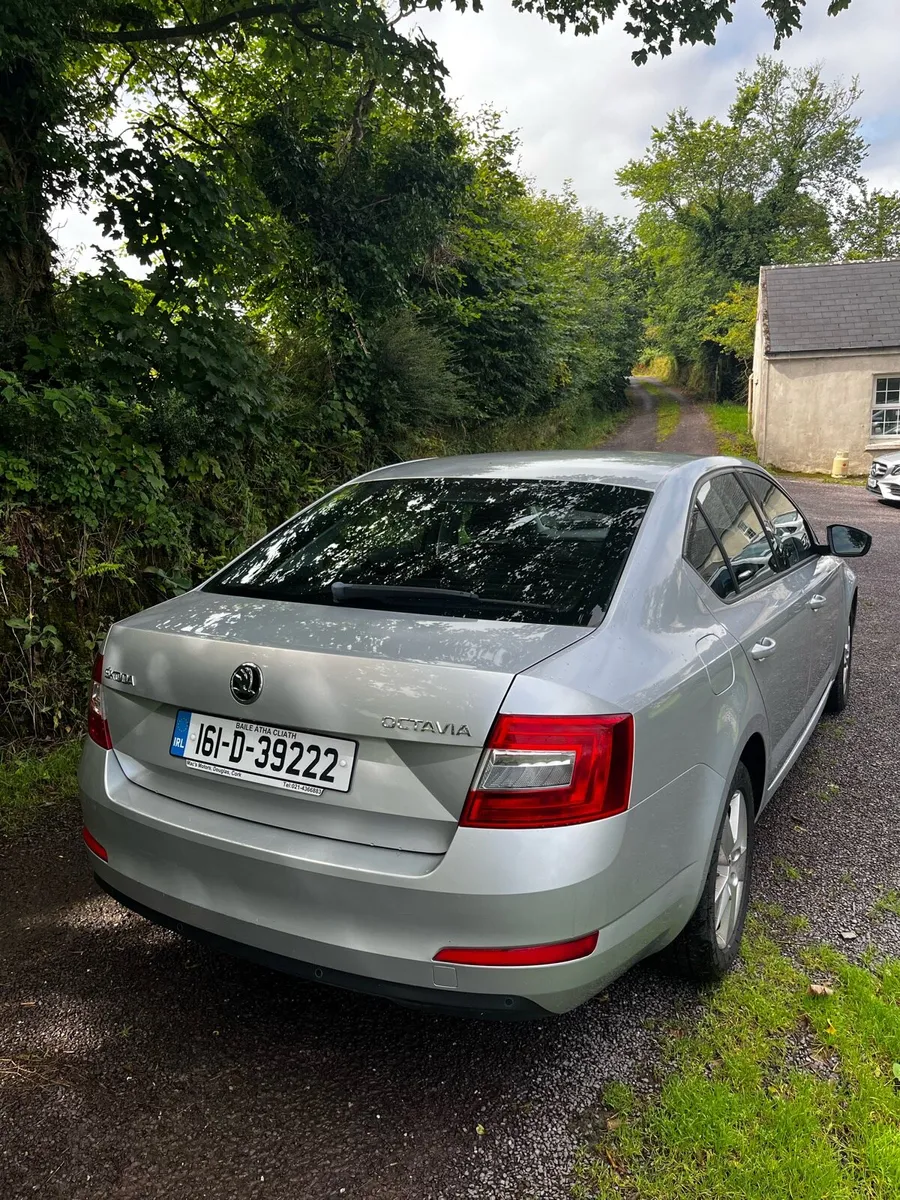 Skoda Octavia Automatic 1.6 Diesel - Image 4