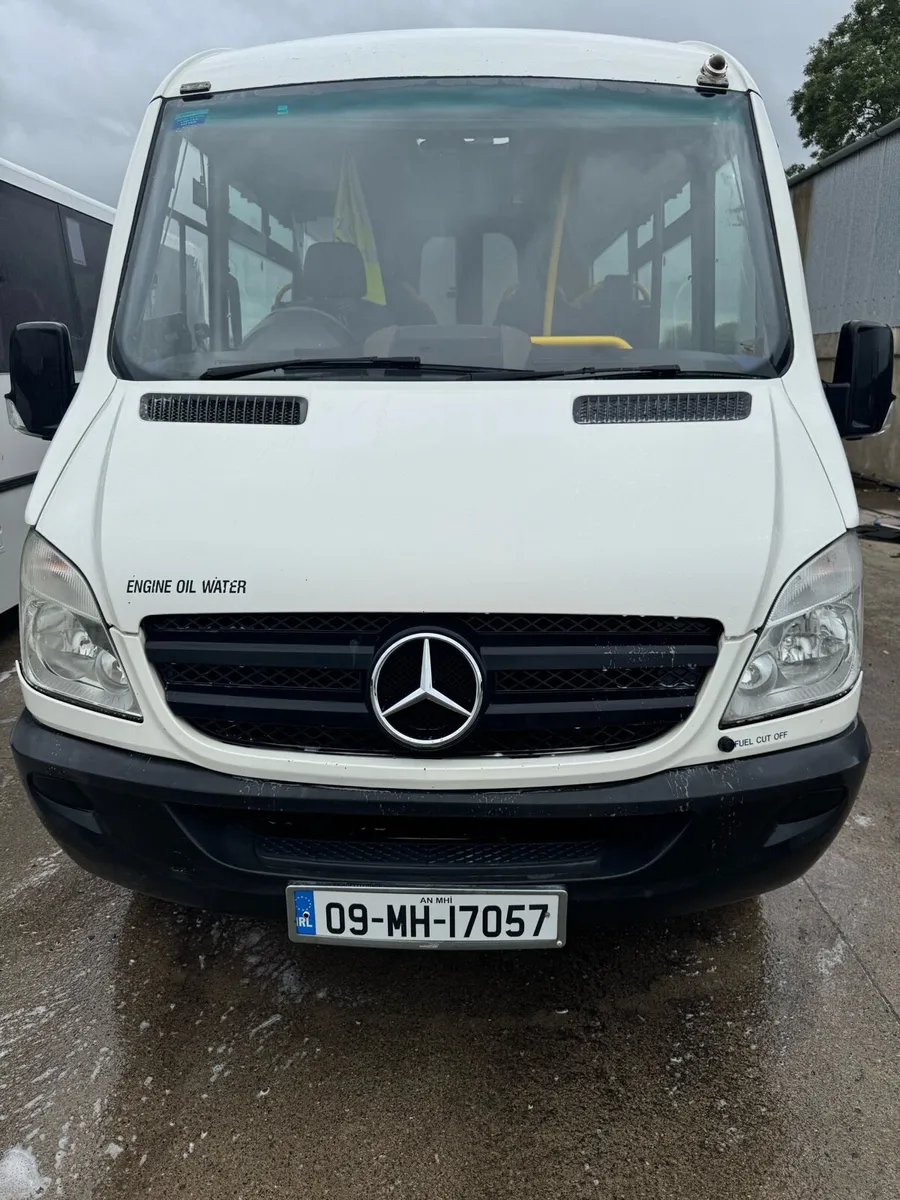 2009 Mercedes Sprinter 515 Automatic - Image 1
