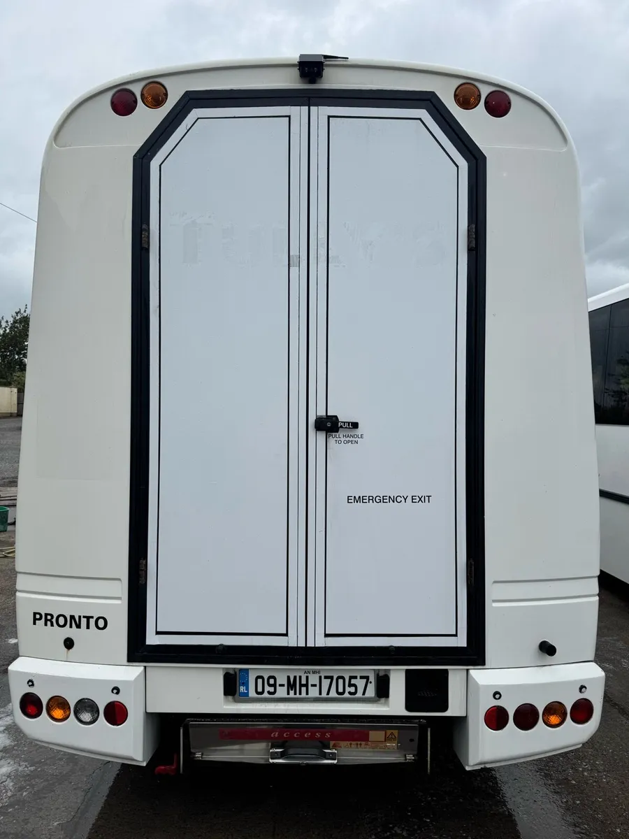 2009 Mercedes Sprinter 515 Automatic - Image 3