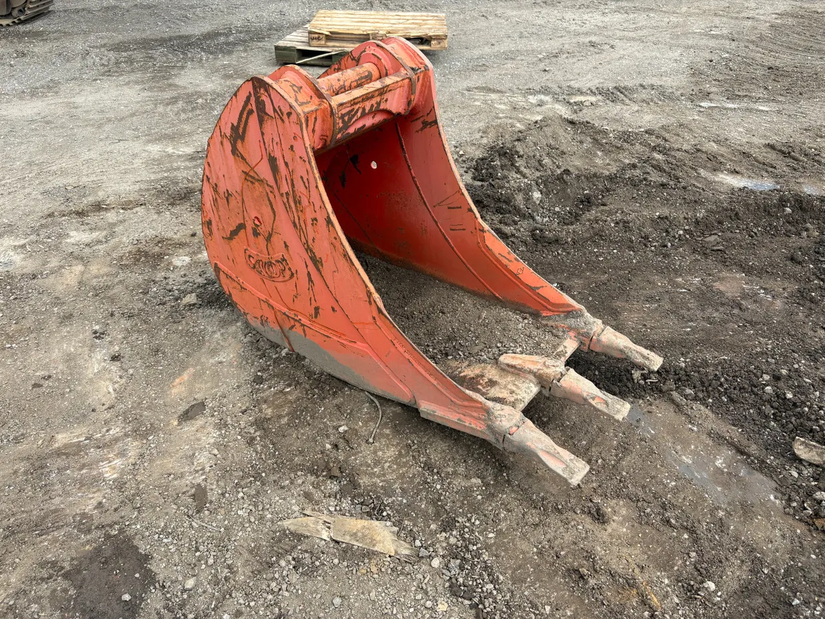 Trenching Bucket (D12)  Miller hitch - Image 4