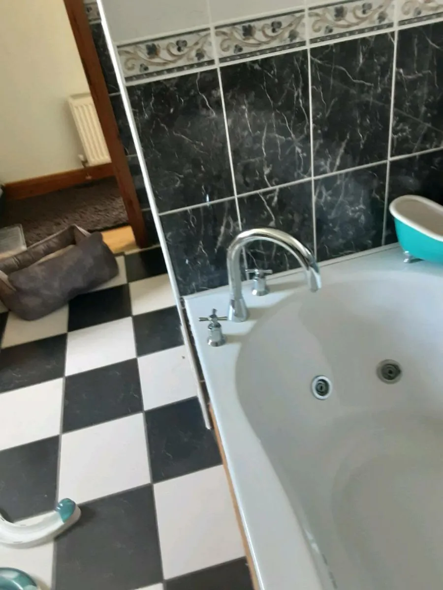 Jacuzzi - Image 3