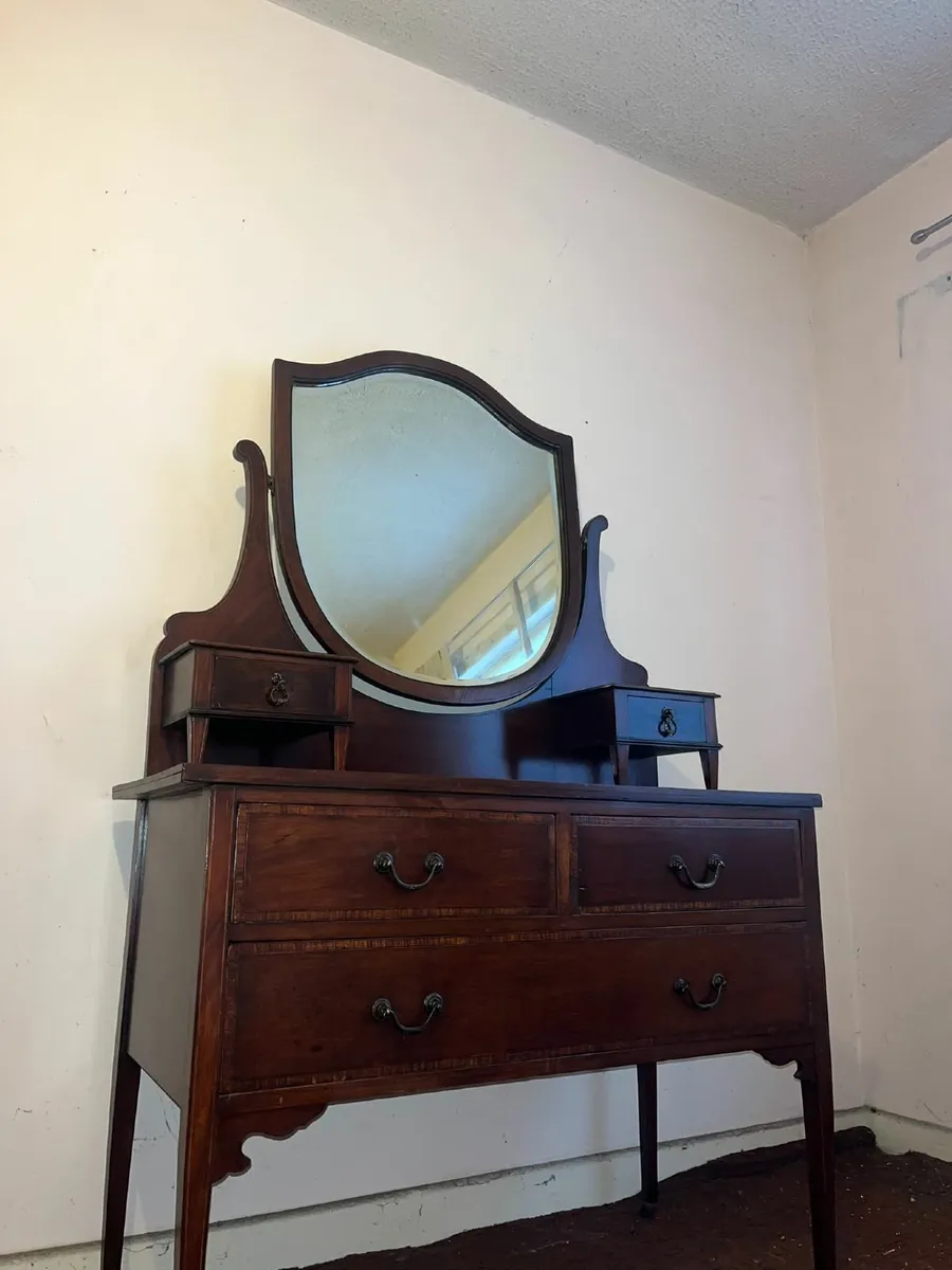 Dressing Table - Image 2