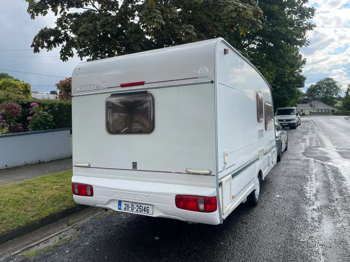 2 birth caravan - Image 3