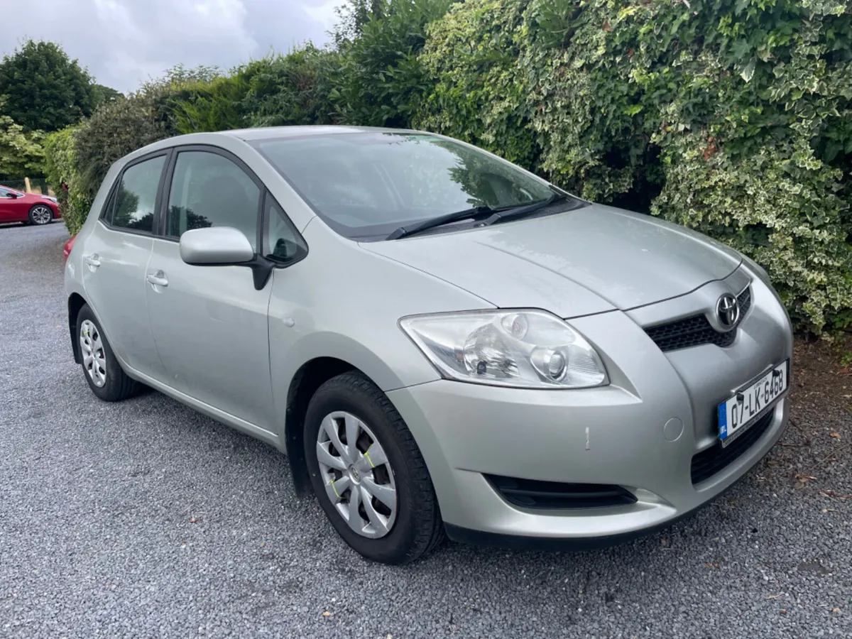 Toyota Auris 2007 1.4 - Image 2