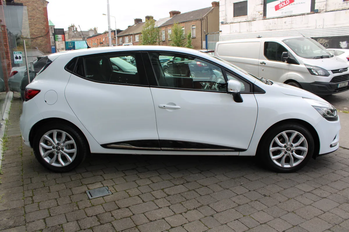 Renault Clio 1.2 DYNAMIQUE NAV 2018 - Image 3