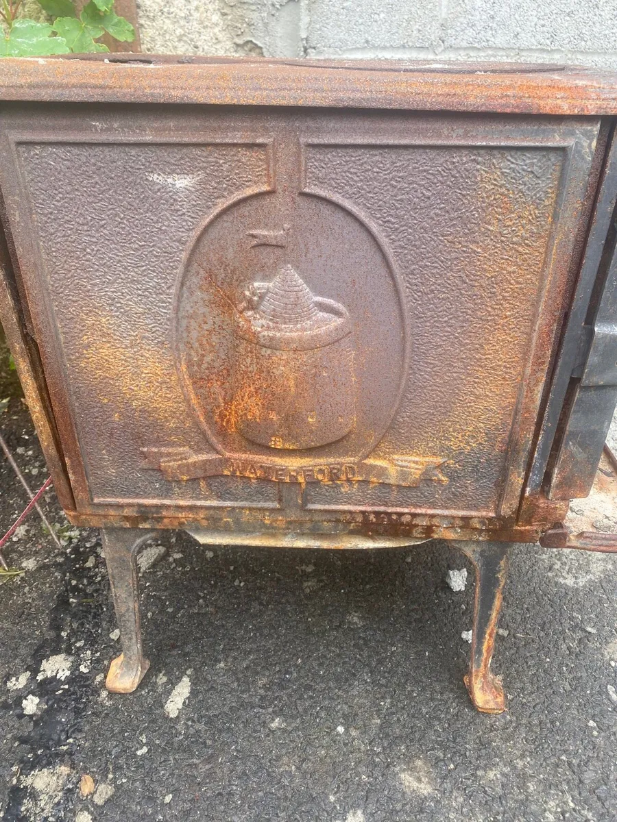 Antique stove - Image 1