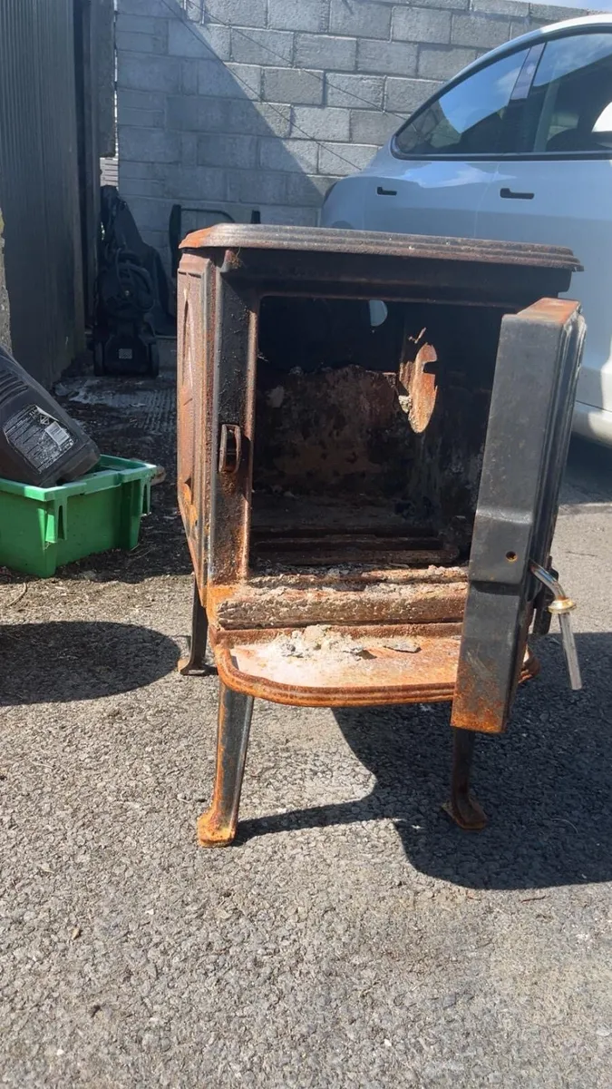 Antique stove - Image 3