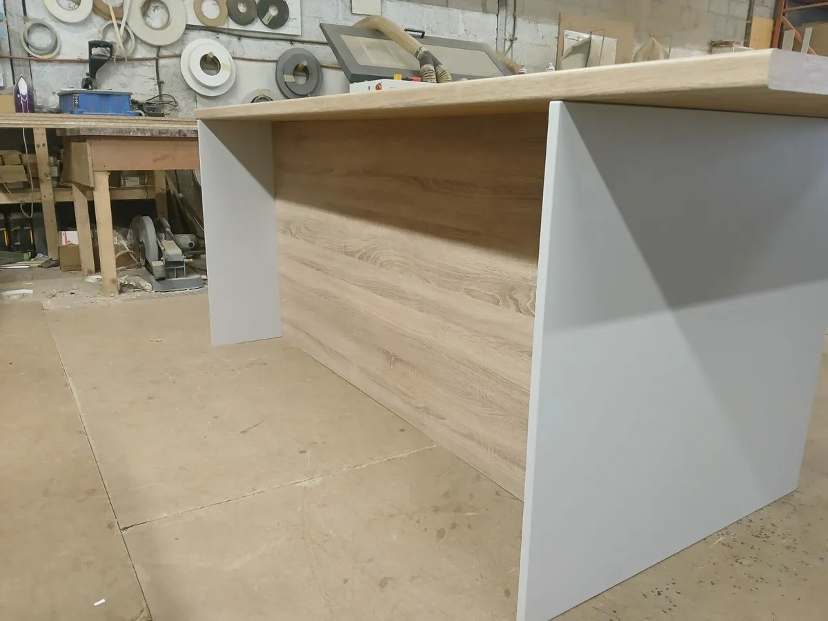 Kitchen island - Image 2