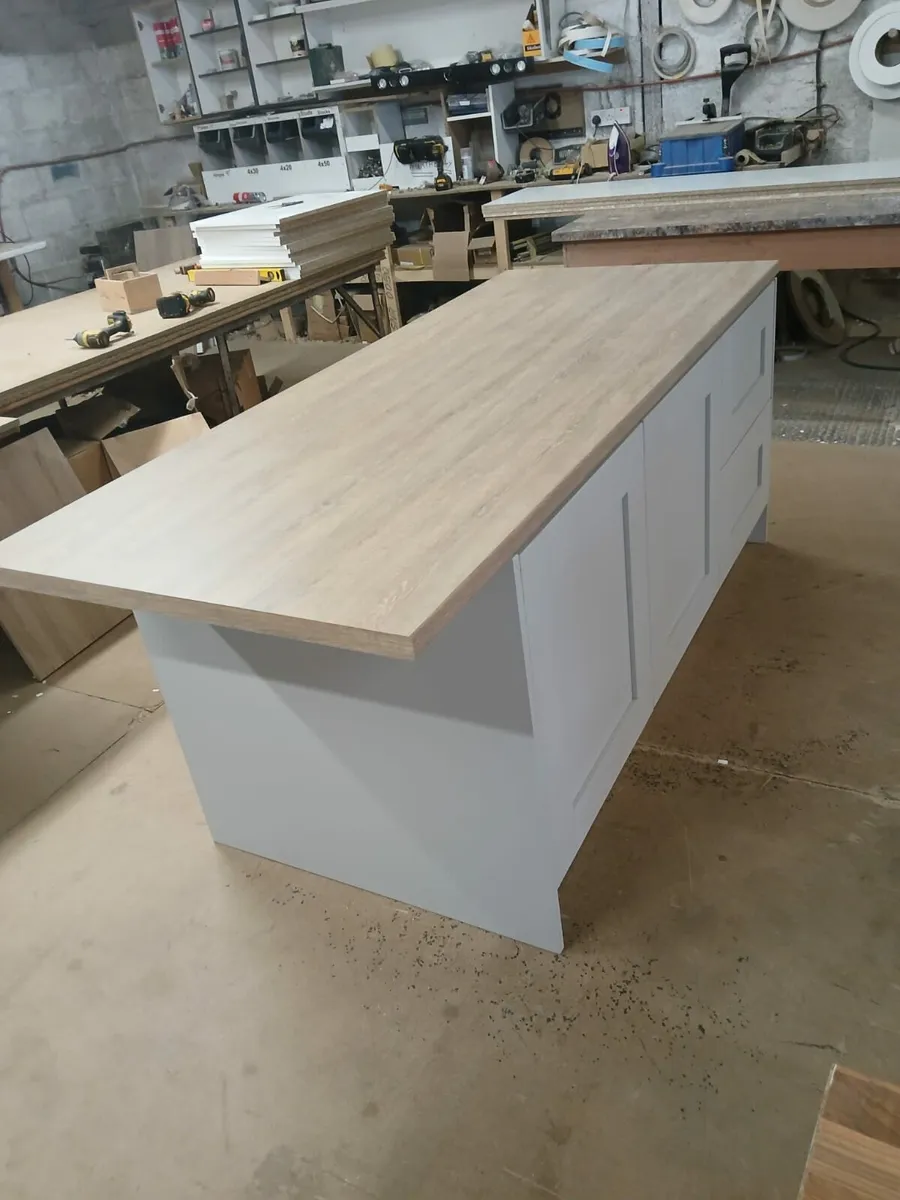 Kitchen island - Image 4