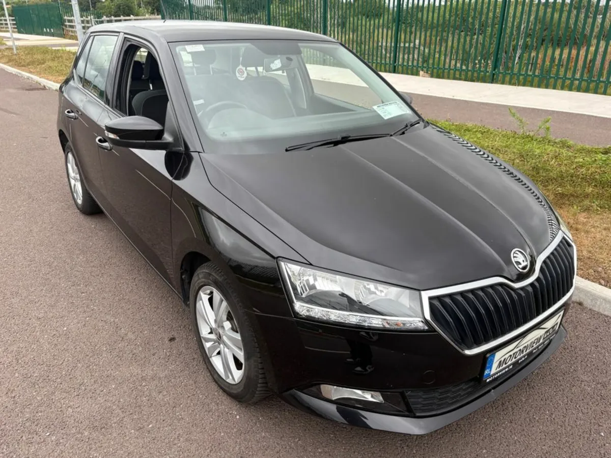Skoda Fabia 1.0P ONLY 64K KM Bluetooth, Electric W - Image 3