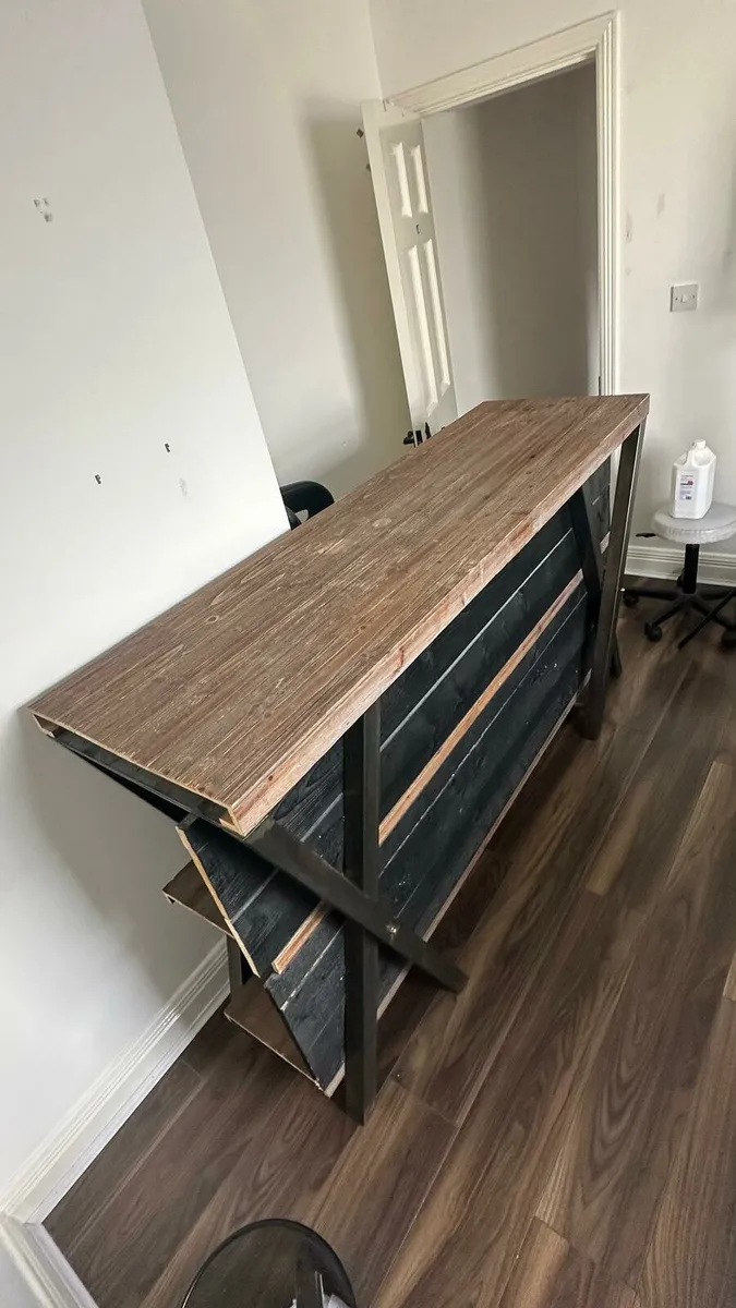 Reception desk - Image 2