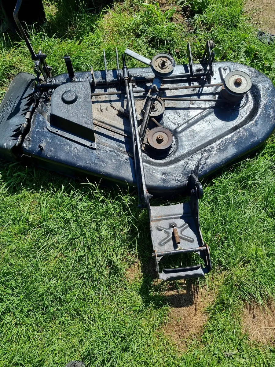 Simplicity ride on mower deck for sale - Image 1
