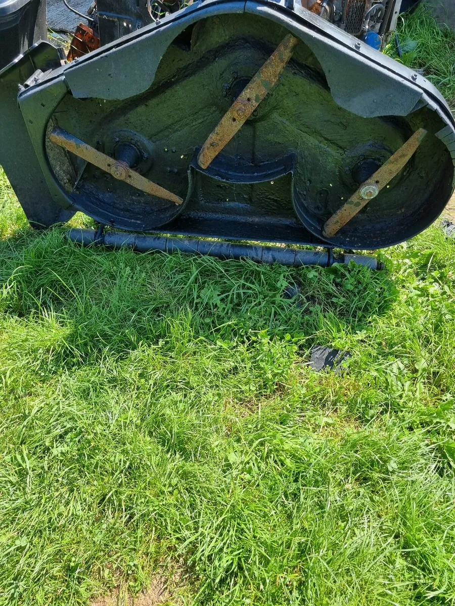 Simplicity ride on mower deck for sale - Image 2