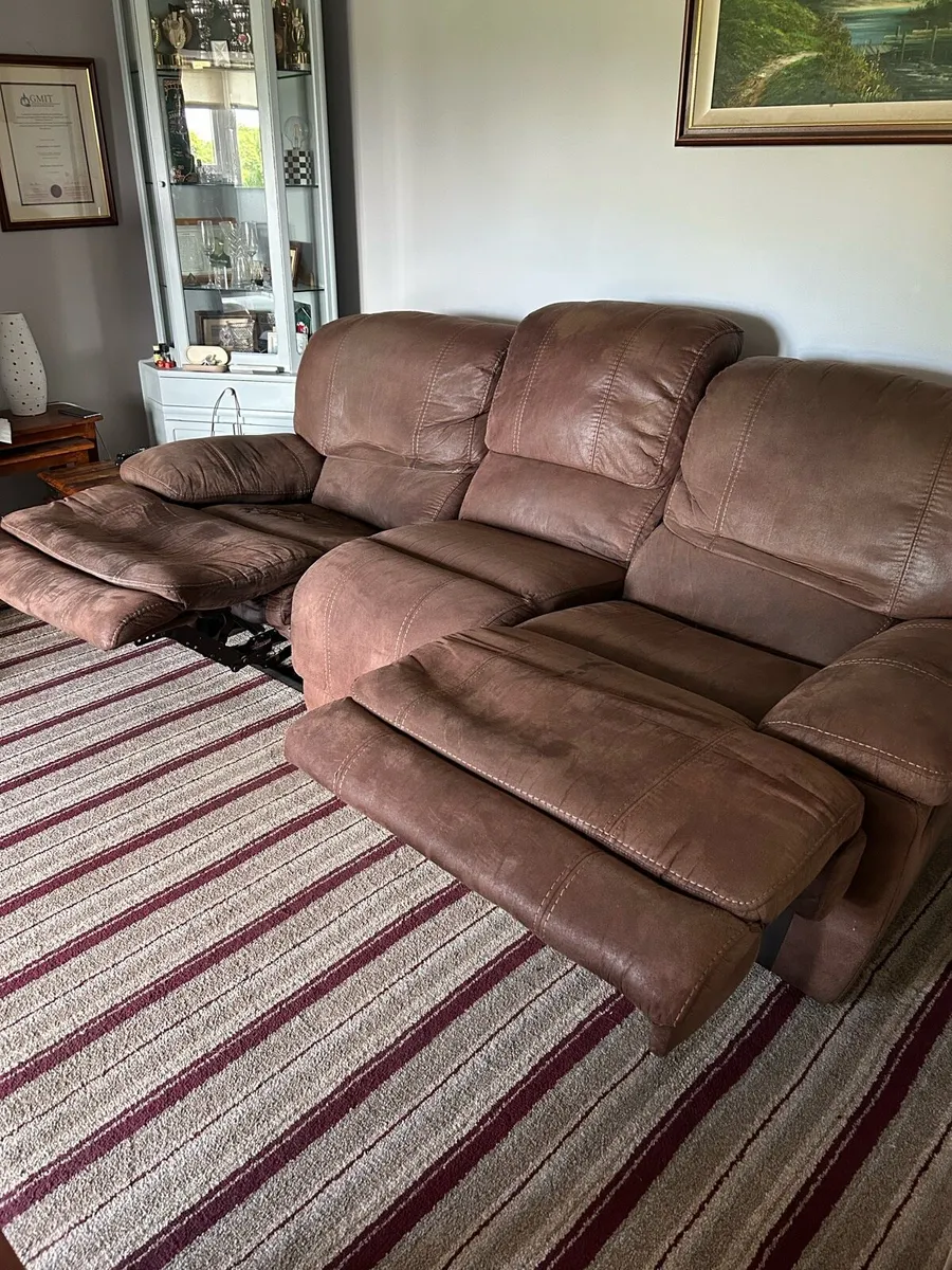 3 seater recliner couch - Image 1