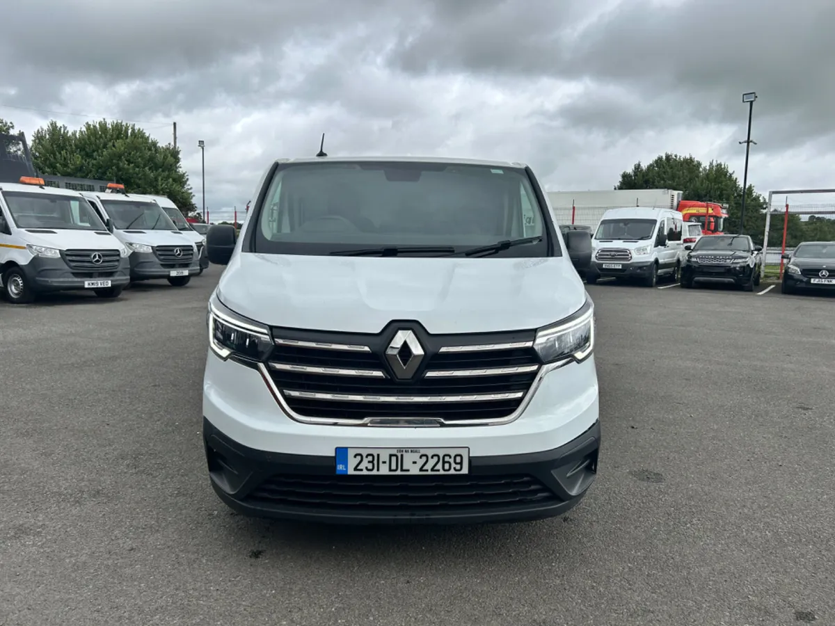 Renault Trafic 2023 lwb bluedci, white - Image 3