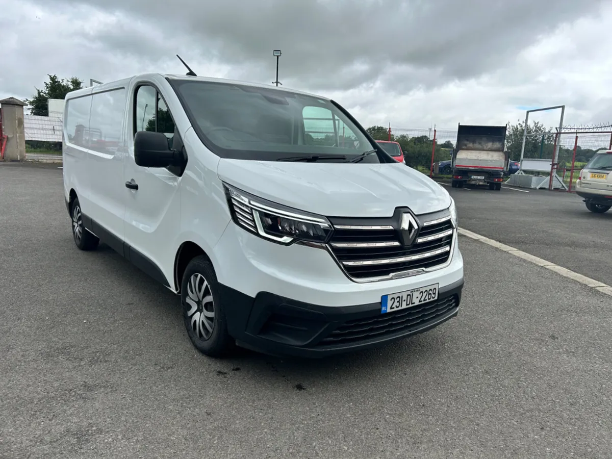 Renault Trafic 2023 lwb bluedci, white - Image 2