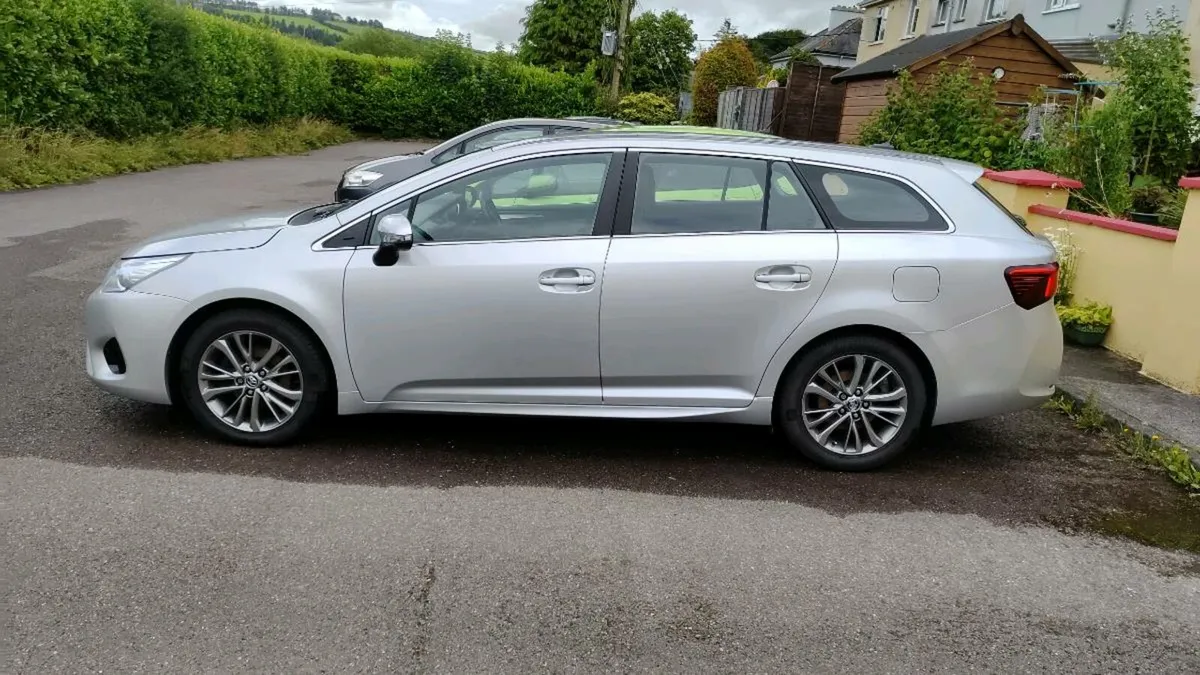 Toyota Avensis Estate - Image 1
