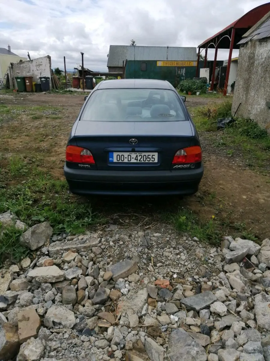 Toyota avensis 00 - Image 2