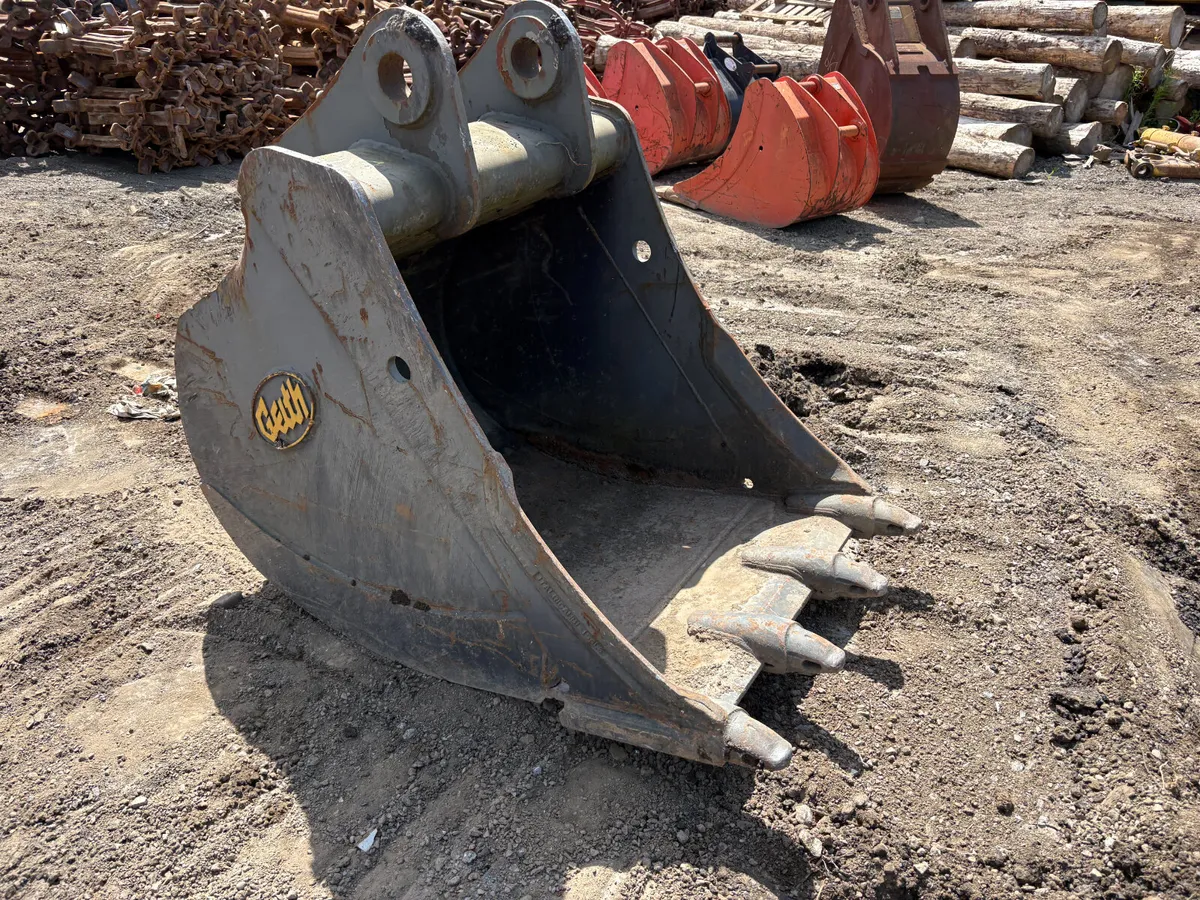 Digging Bucket (D17) - Image 1
