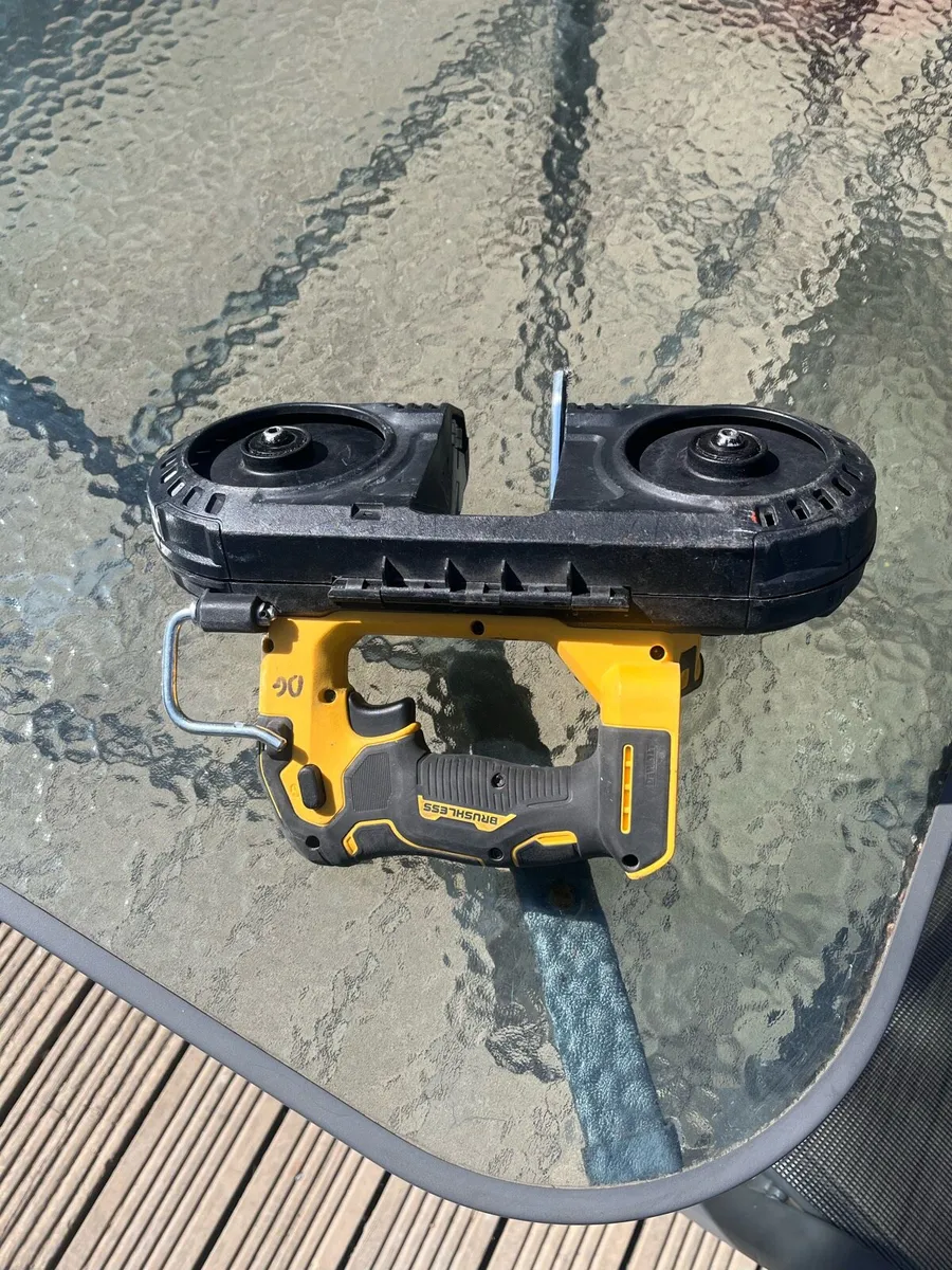 Dewalt DCS377NT-XJ 18v bandsaw - Image 2