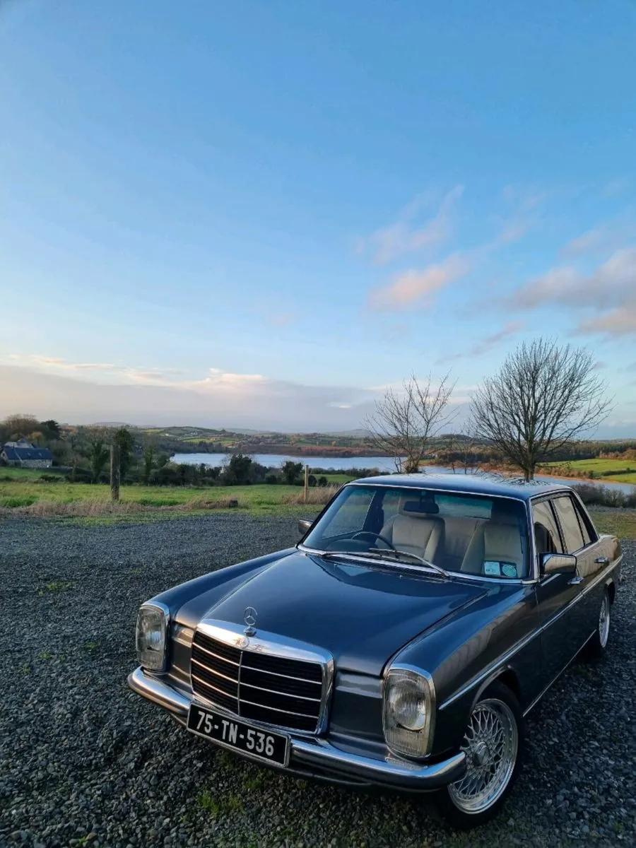 1975 Vintage Mercedes 200 W115  2L - Image 3
