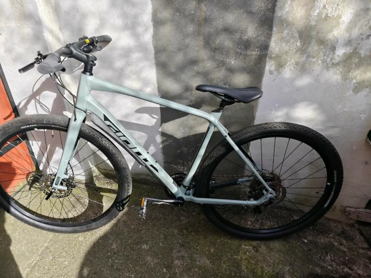 Giant Toughroad SLR1 - Image 1