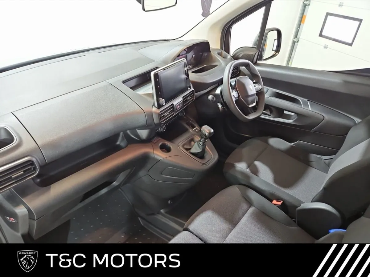 Peugeot Partner Price is Inc. Vat  Reversing Came - Image 3