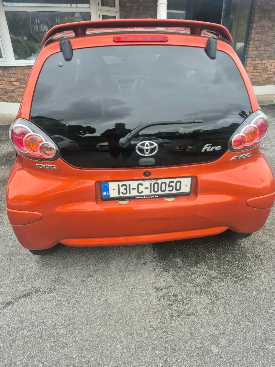 Toyota Aygo Fire 2013 - Image 2