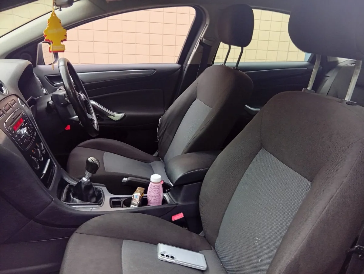 Ford Mondeo 2011. 900 euro no offers - Image 2