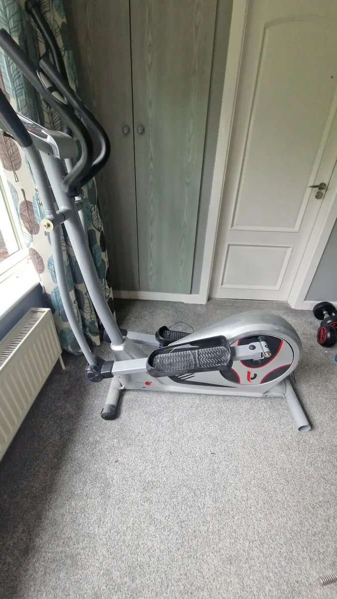 Crosstrainer - Image 1