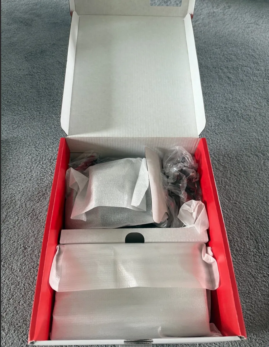 Nintendo Switch OLED + 1 Game  + Carrying Case - Image 4