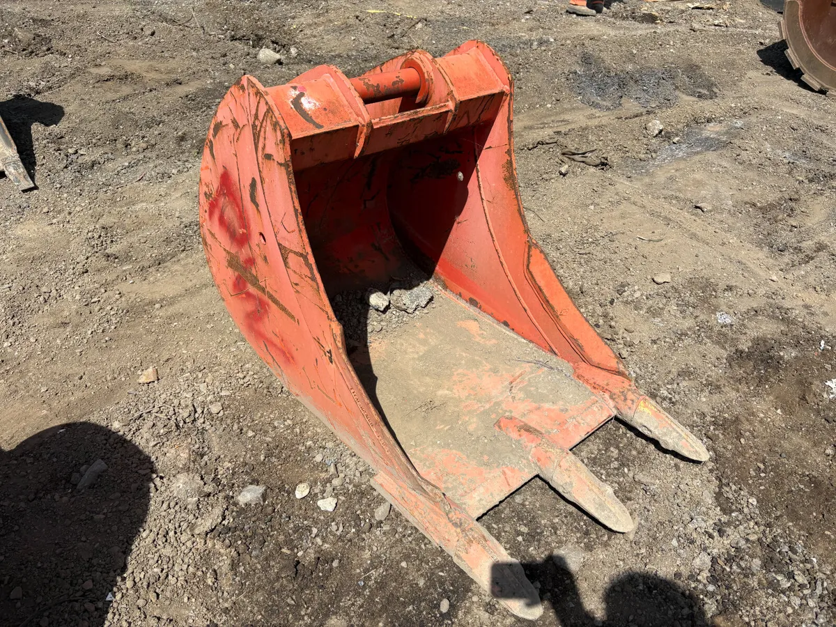 Digging bucket (D18) - Image 1