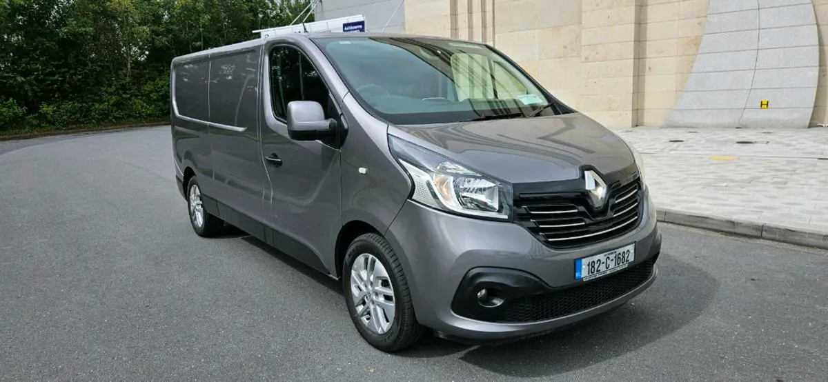 RENAULT TRAFIC SPORT - Image 1