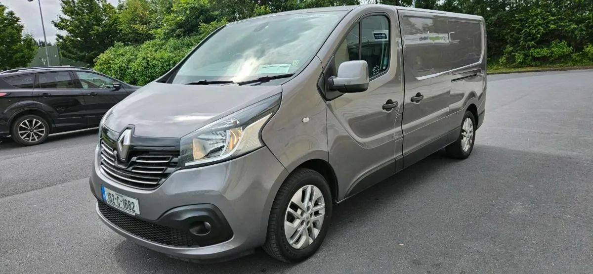 RENAULT TRAFIC SPORT - Image 3