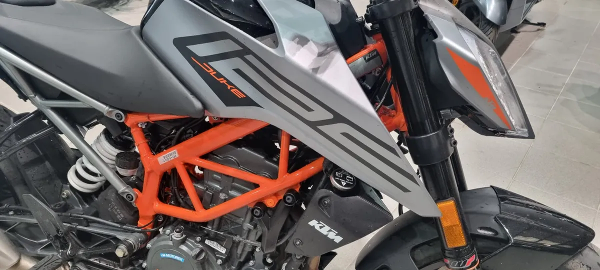 KTM 125 Duke - Image 4