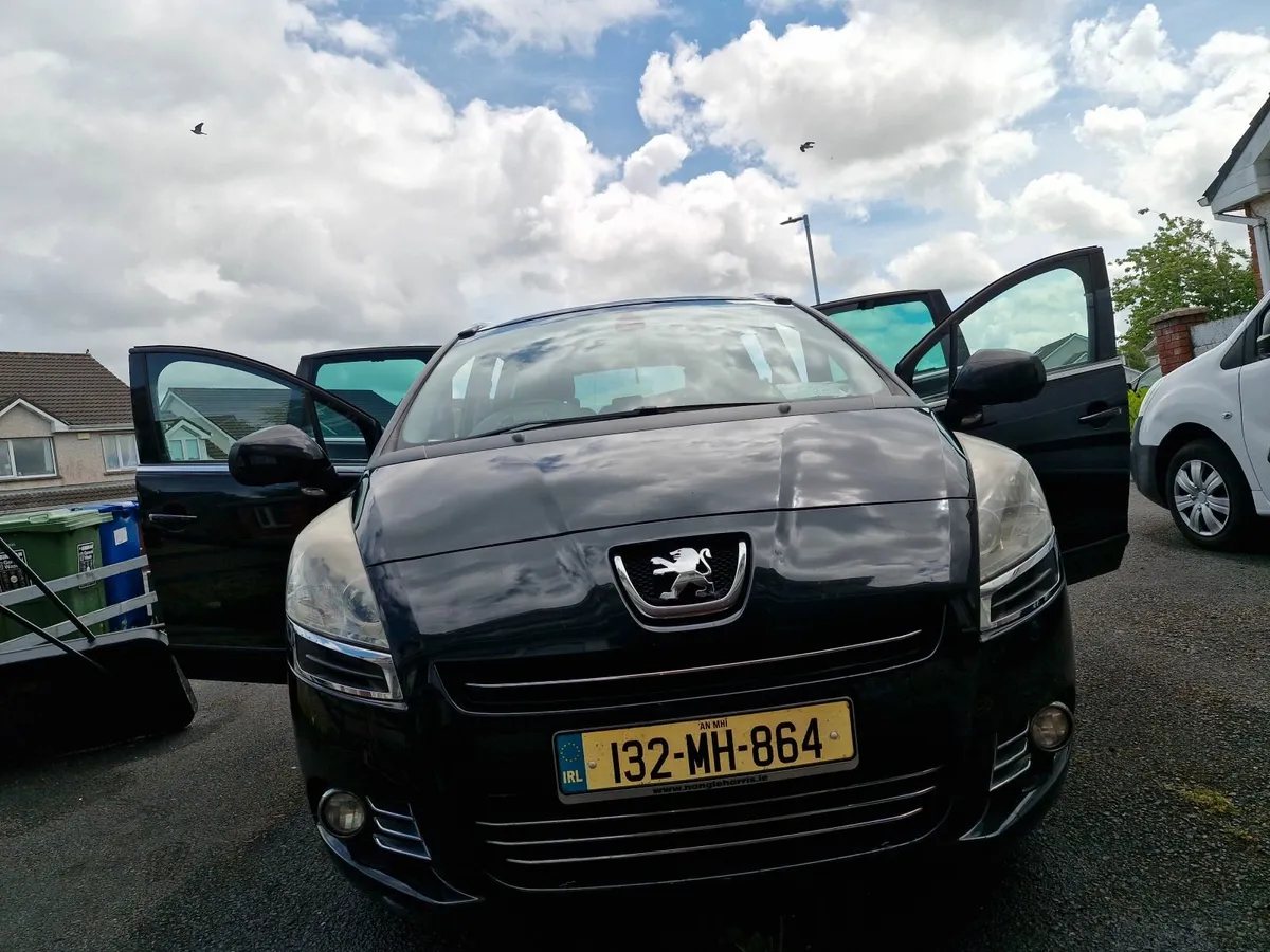 Peugeot 5008 2013 - Image 1