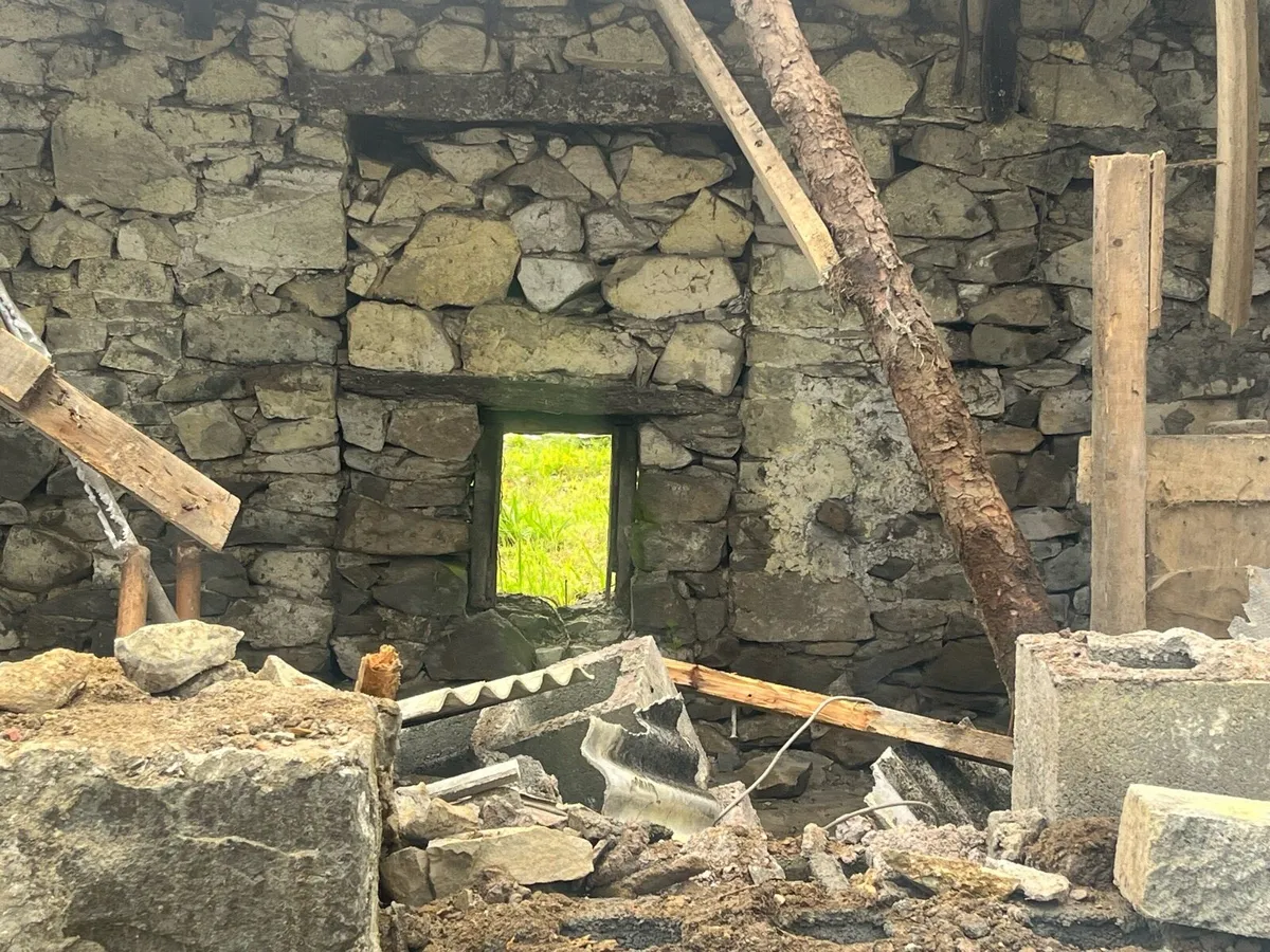 Building Stone - Image 1