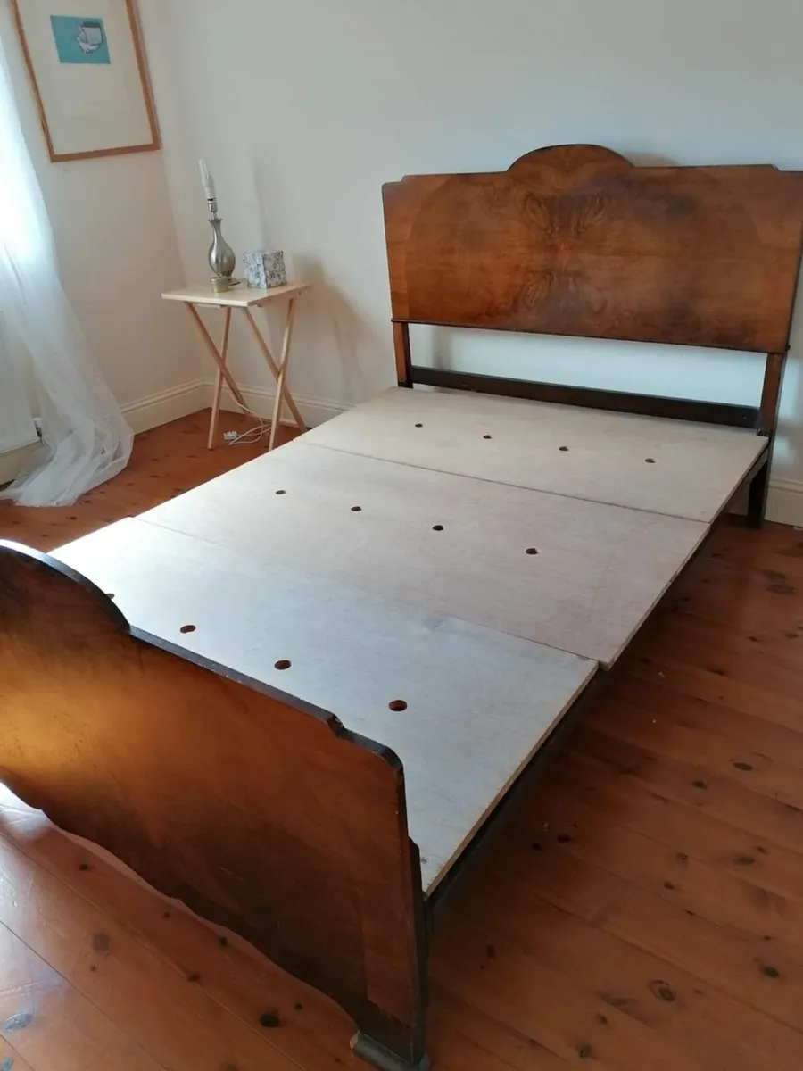 Lovely vintage 1930s bed frame (4'6"). - Image 1