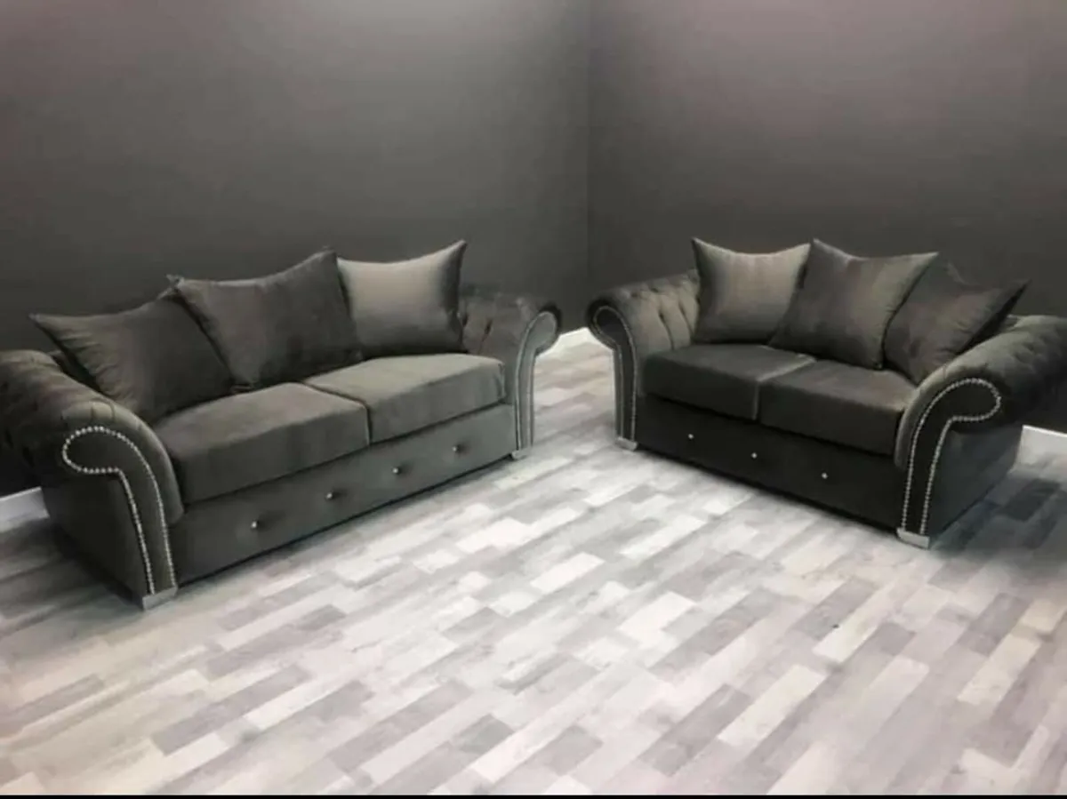 Brand New Sofas in All Designs
Brand new leather a - Image 1