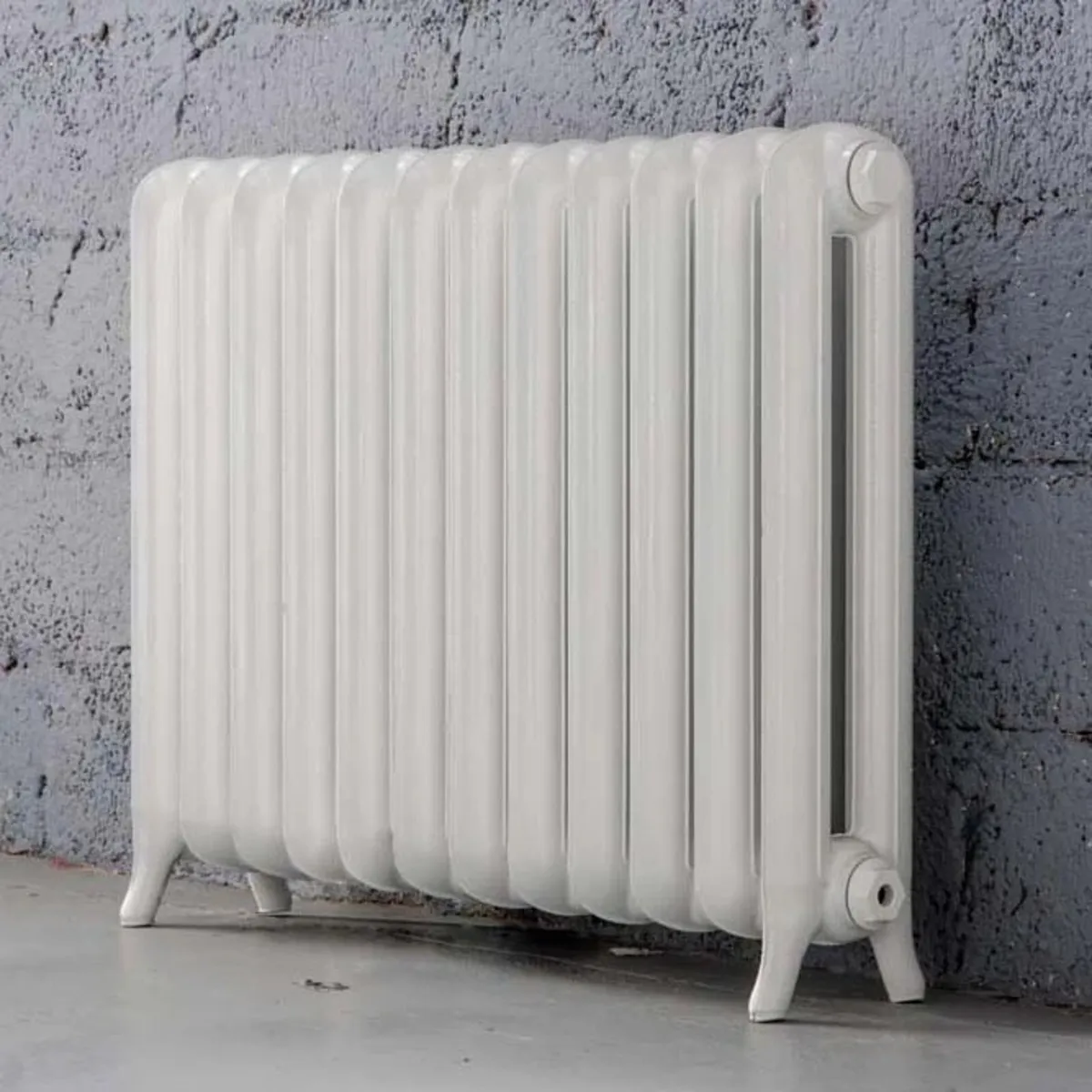 Cast Iron Radiatior - Image 1