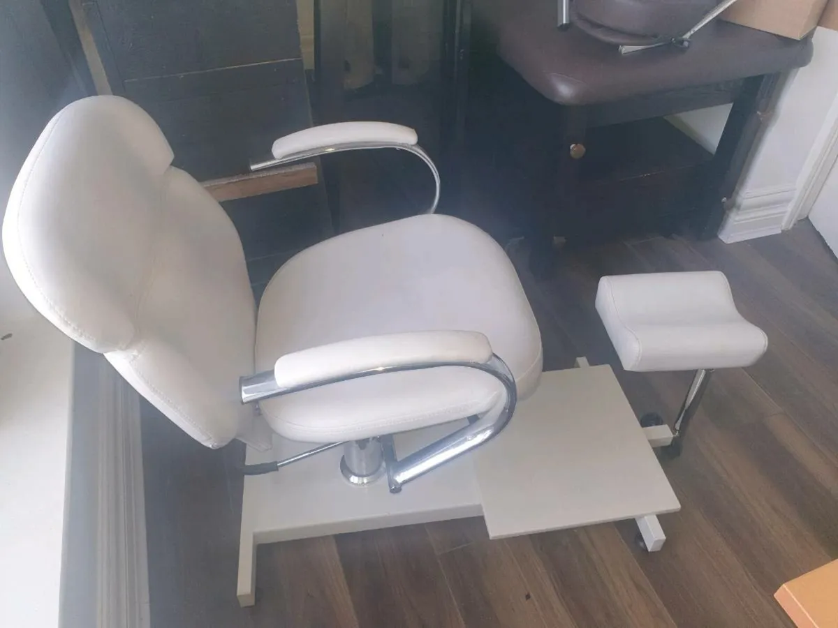 Pedicure chair - Image 2