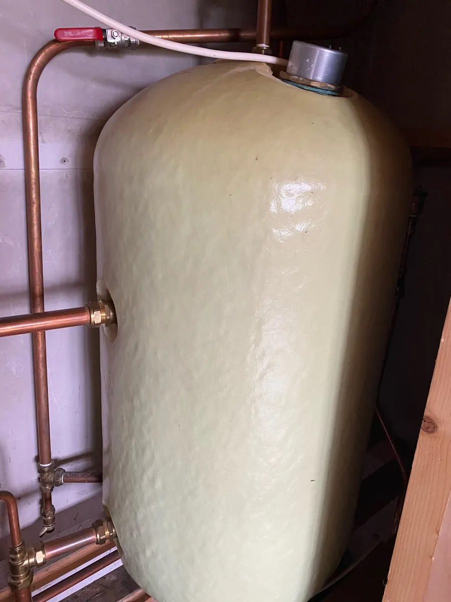 Copper cylinder & radiators - Image 1