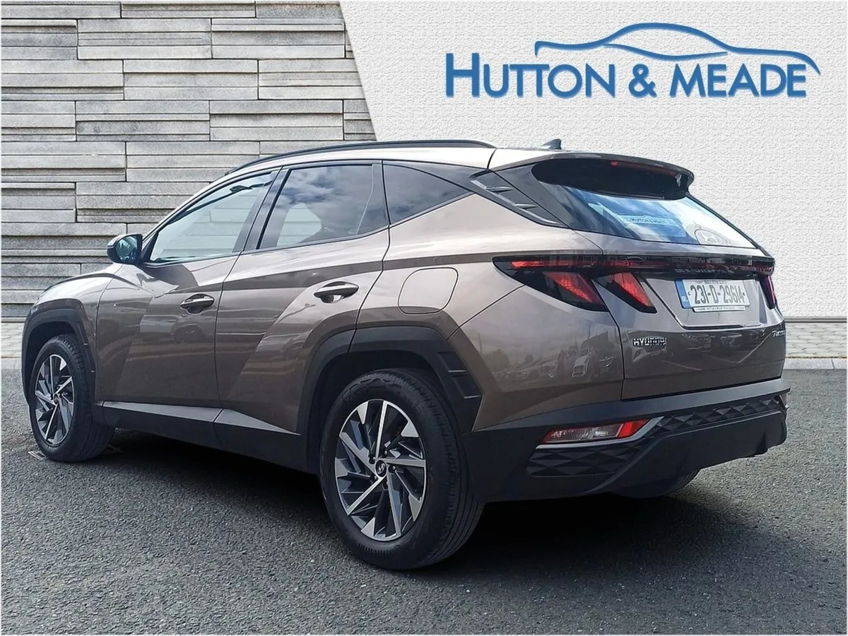 Hyundai Tucson Executive 1.6 Diesel 5dr - Image 3