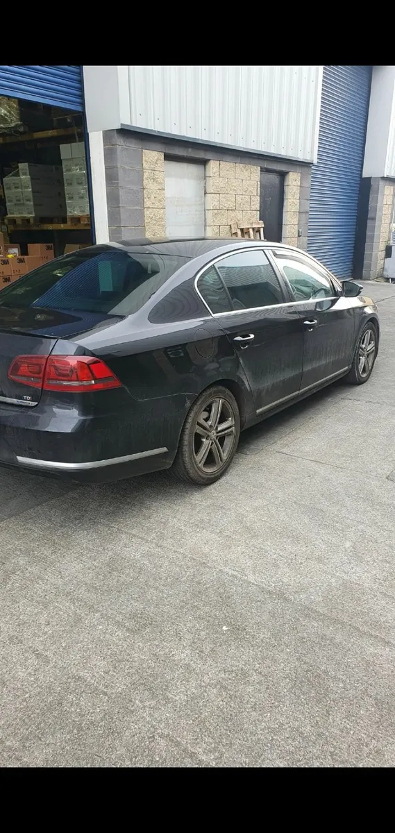 Volkswagen Passat 2014 r line - Image 2